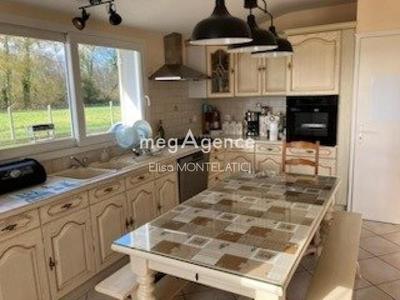 Maison traditionnelle - 135 m² - 5 pièces