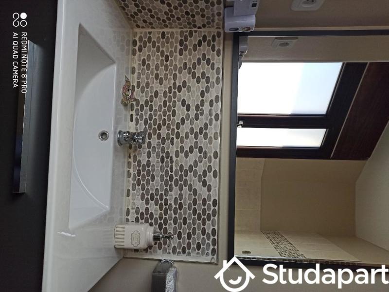 Chambre - 11 m² - 1 pièce