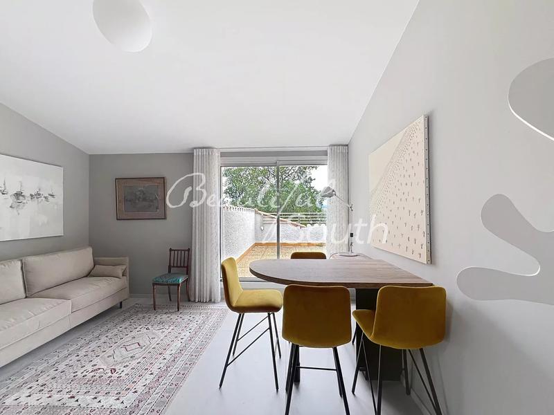 Villa - 300 m² - 7 pièces