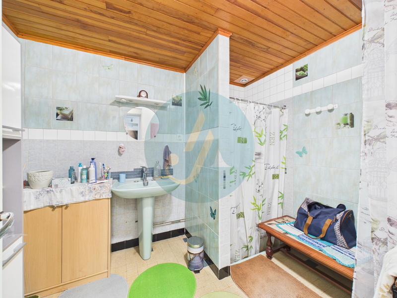 Maison - 93 m² - 5 pièces