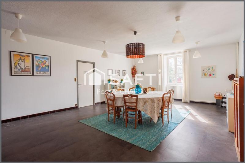 Maison - 228 m² - 7 pièces