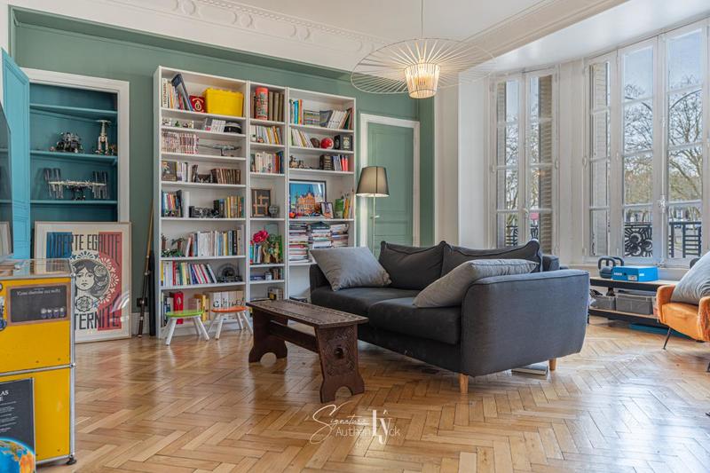 Appartement - 188 m² - 6 pièces