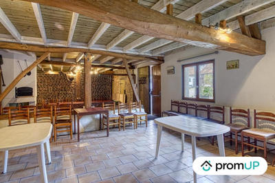 Maison traditionnelle - 295 m² - 7 pièces