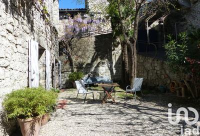 Maison - 166 m² - 10 pièces