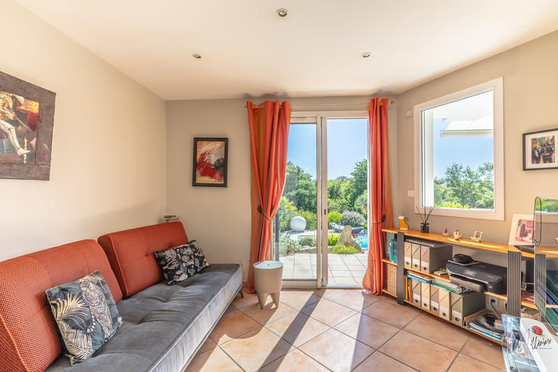 Maison - 196 m² - 7 pièces