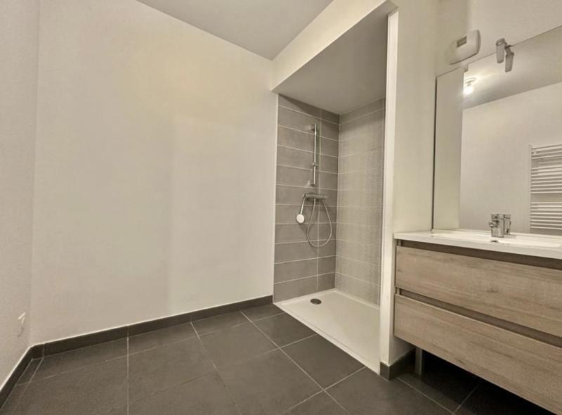 Appartement ancien - 62 m² - 1 pièce