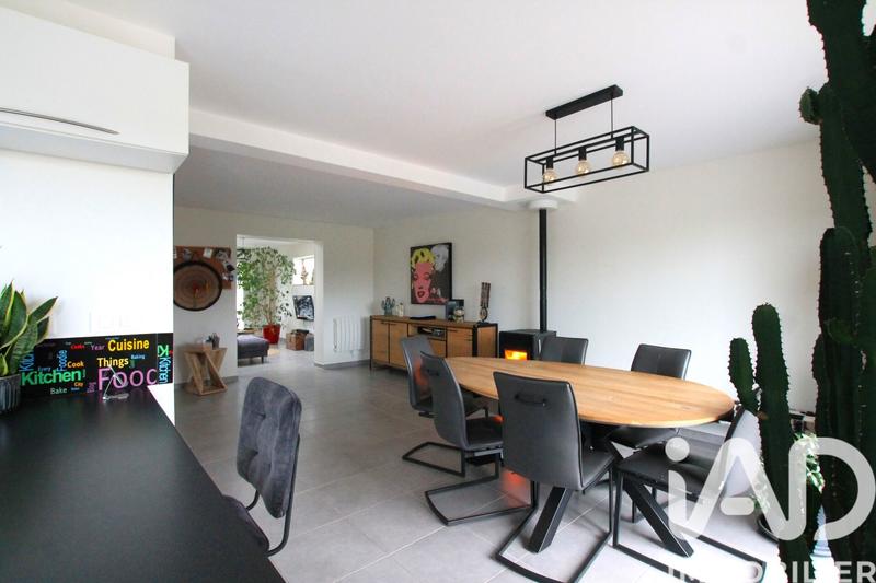 Maison - 99 m² - 5 pièces