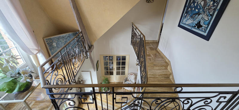 Maison - 216 m² - 8 pièces