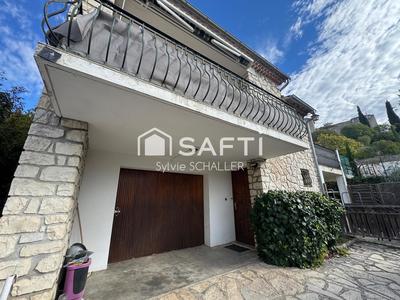 Maison - 196 m² - 5 pièces