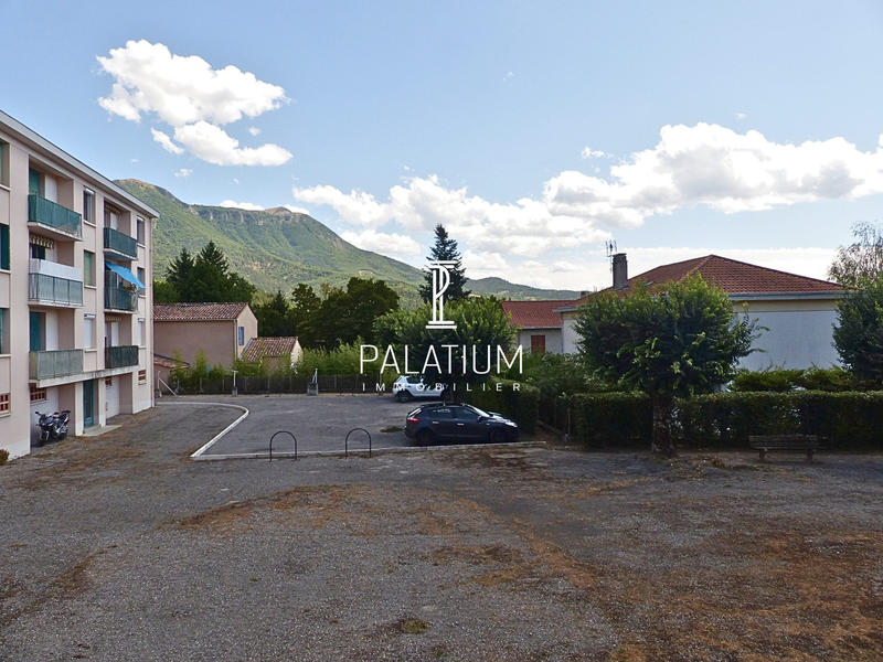 Appartement - 75 m² - 4 pièces