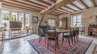 Maison - 290 m² - 8 pièces