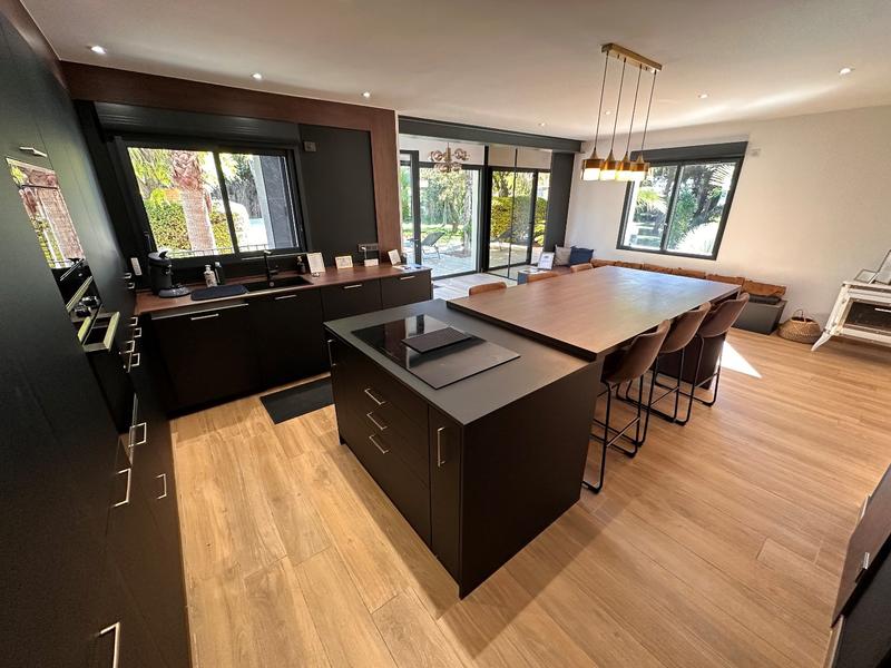 Villa - 200 m² - 6 pièces