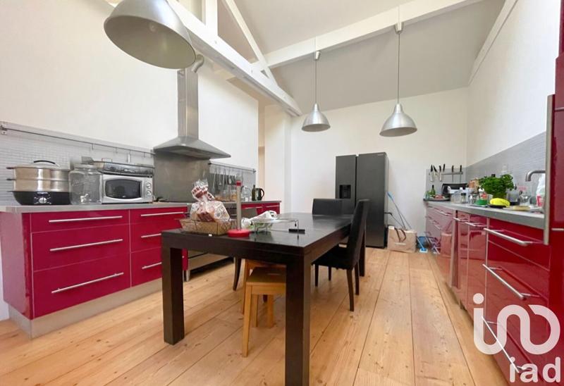 Maison - 211 m² - 7 pièces