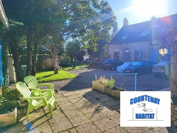 Maison - 270 m² - 9 pièces