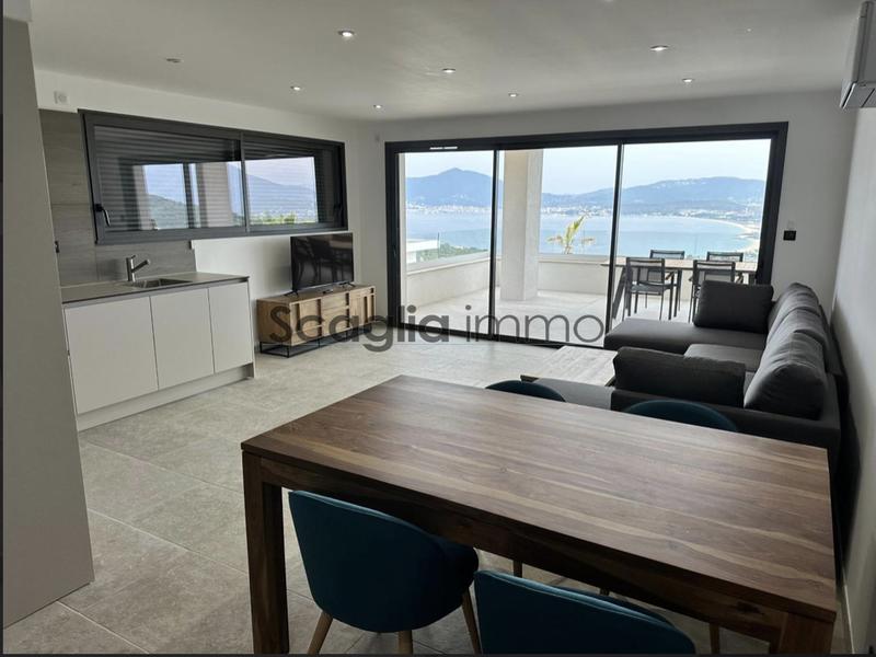 Appartement - 82 m² - 3 pièces