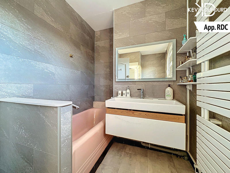 Maison - 290 m² - 10 pièces