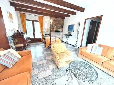 Maison - 96 m² - 7 pièces