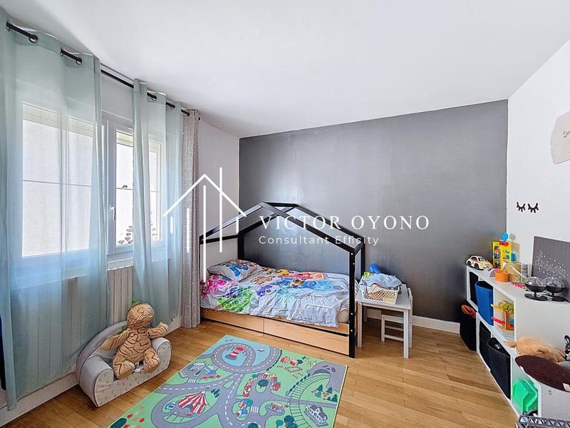 Maison - 250 m² - 9 pièces