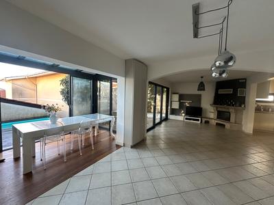 Maison - 115 m² - 6 pièces