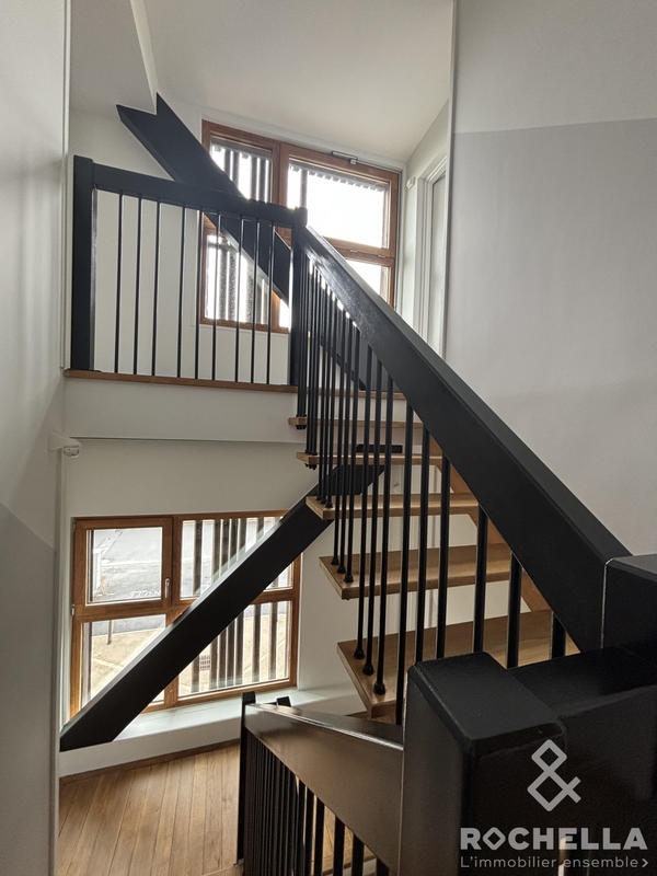 Local d'activités - 369 m²