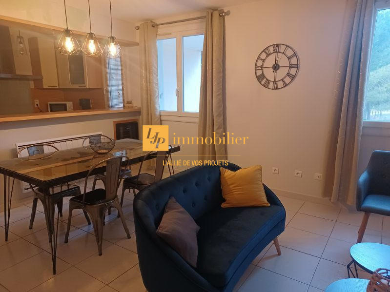 Appartement - 77 m² - 1 pièce