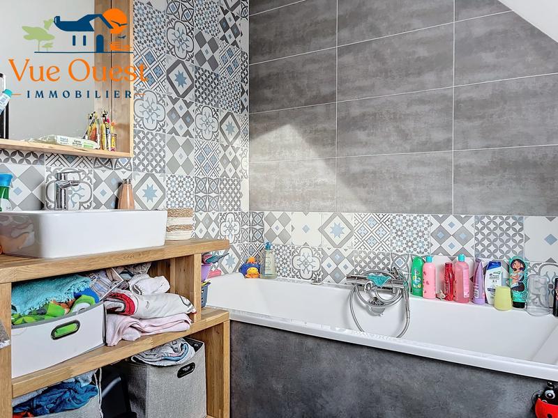 Maison - 80 m² - 5 pièces