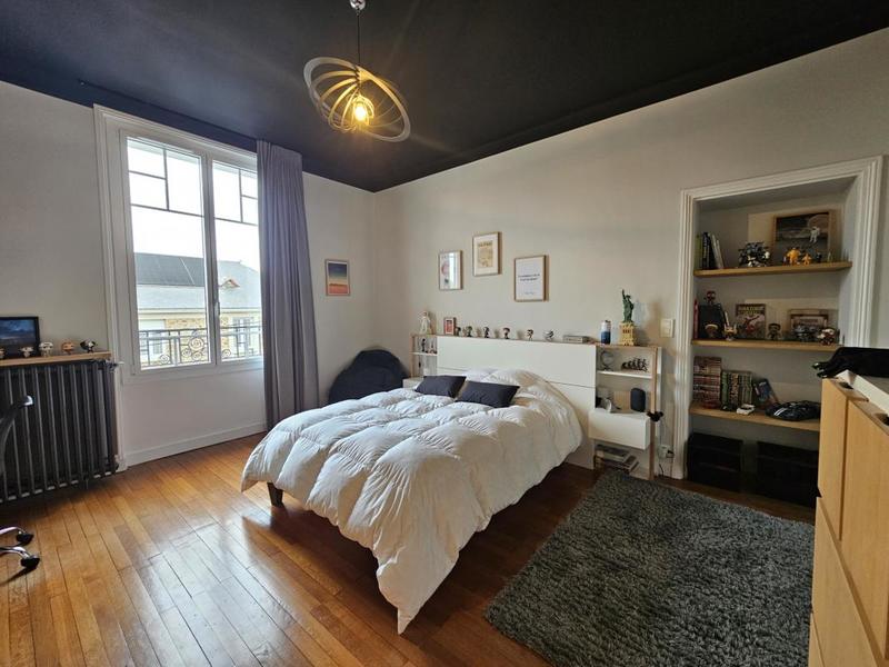 Maison - 270 m² - 11 pièces