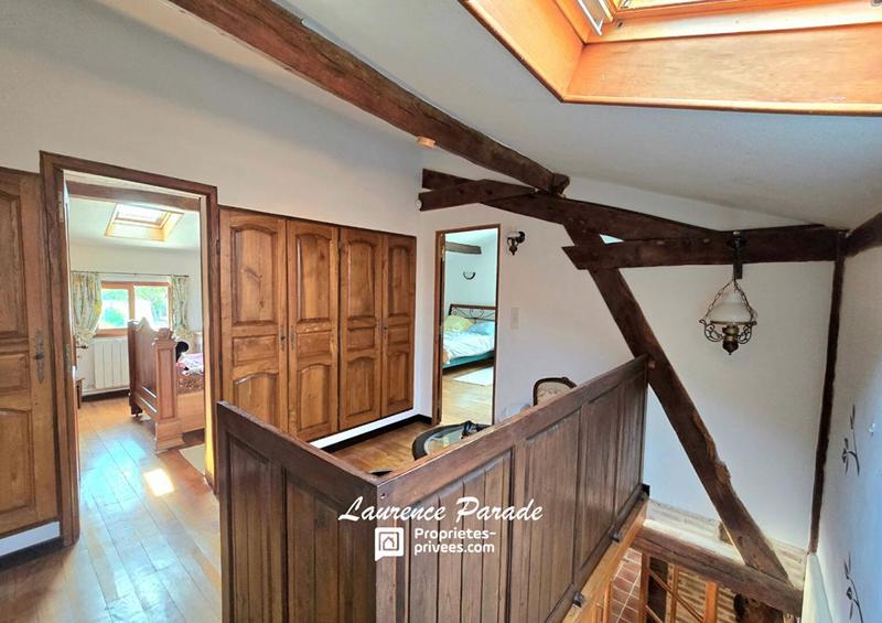 Maison - 201 m² - 7 pièces