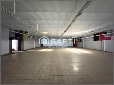 Local commercial - 907 m² - 3 pièces
