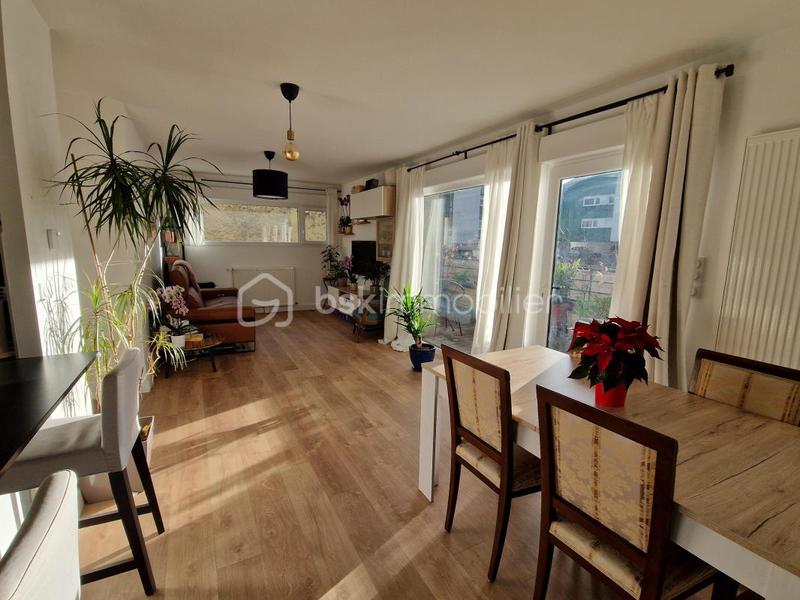 Appartement - 98 m² - 4 pièces