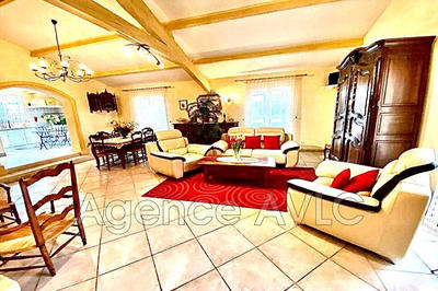 Villa - 130 m² - 4 pièces