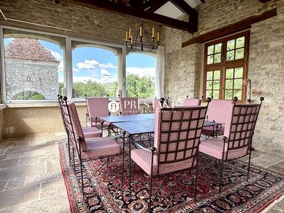 Château - 422 m² - 9 pièces