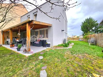 Maison - 105 m² - 6 pièces