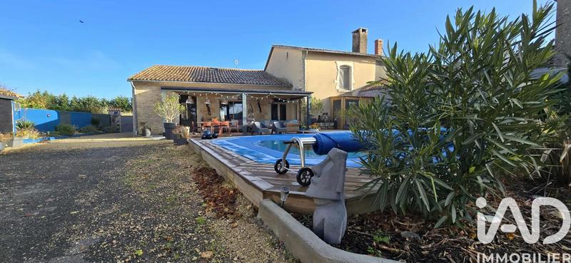 Maison de village - 240 m² - 7 pièces