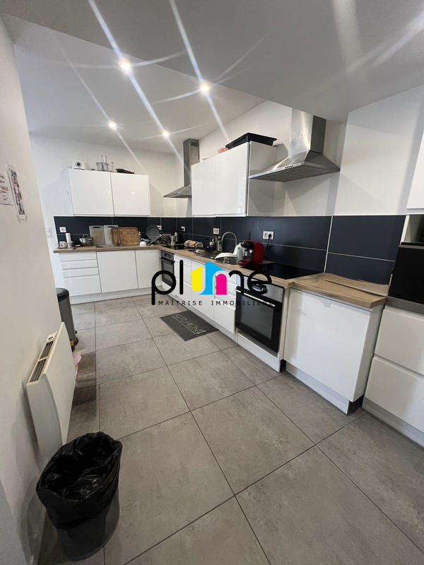 Appartement - 238 m² - 11 pièces