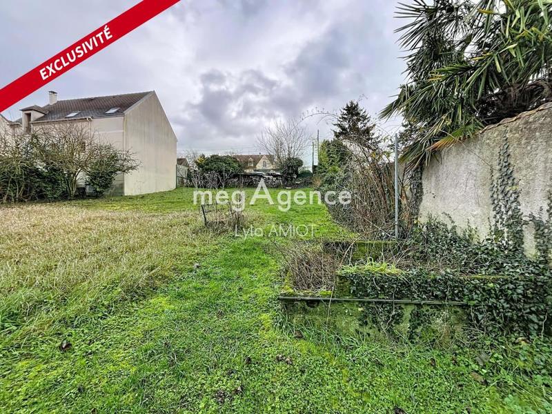 Terrain constructible - 1 140 m²