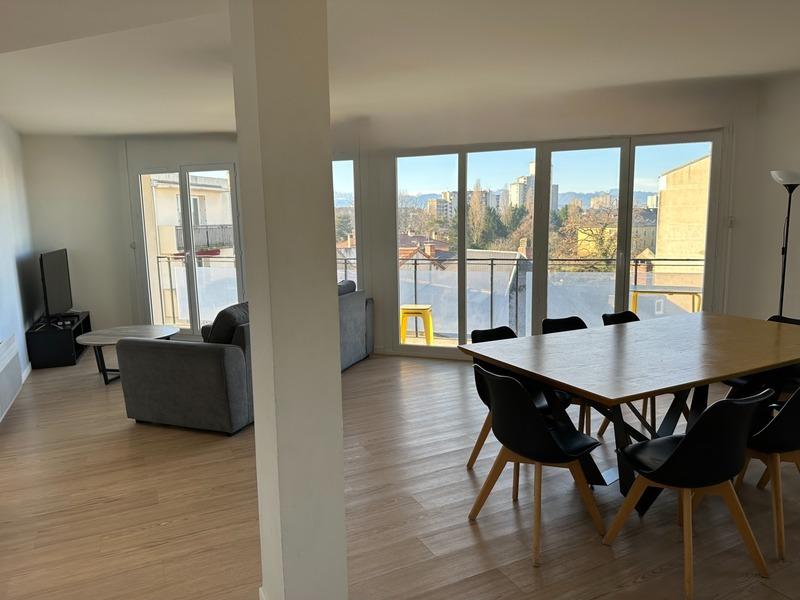 Appartement - 100 m² - 5 pièces