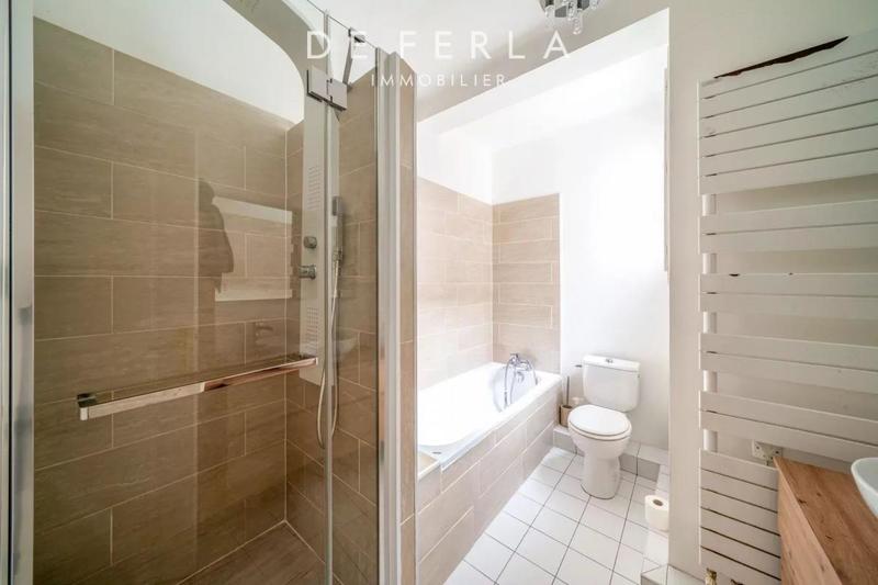 Appartement - 131 m² - 6 pièces