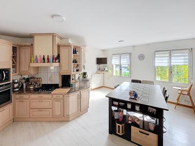 Maison - 230 m² - 7 pièces