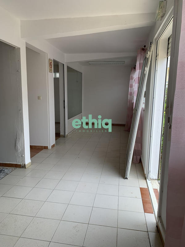 Local commercial - 95 m² - 3 pièces