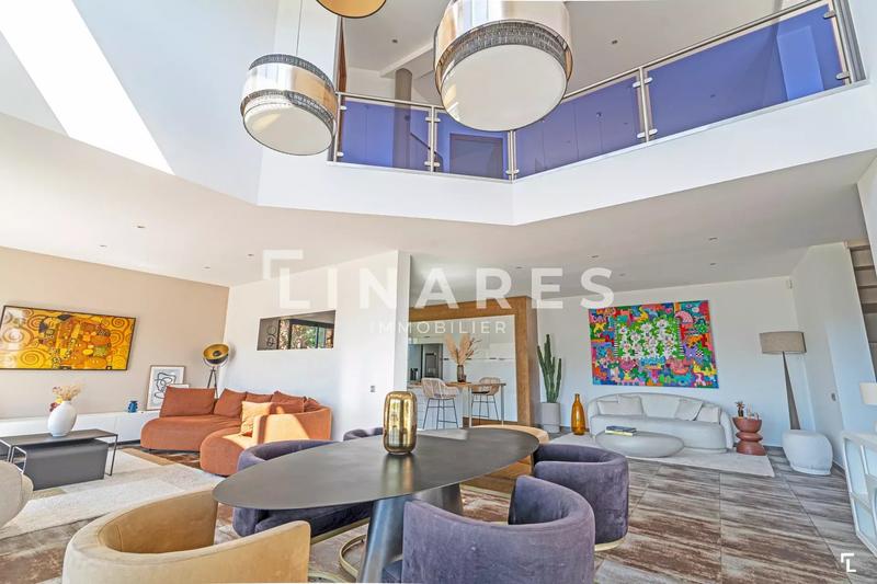 Maison - 192 m² - 7 pièces