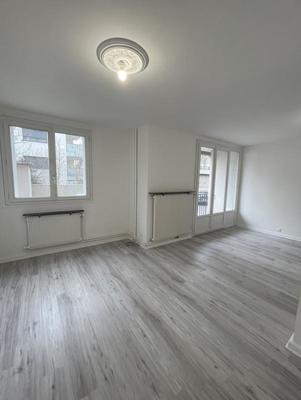 Appartement ancien - 70 m² - 3 pièces