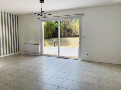 Maison - 90 m² - 5 pièces