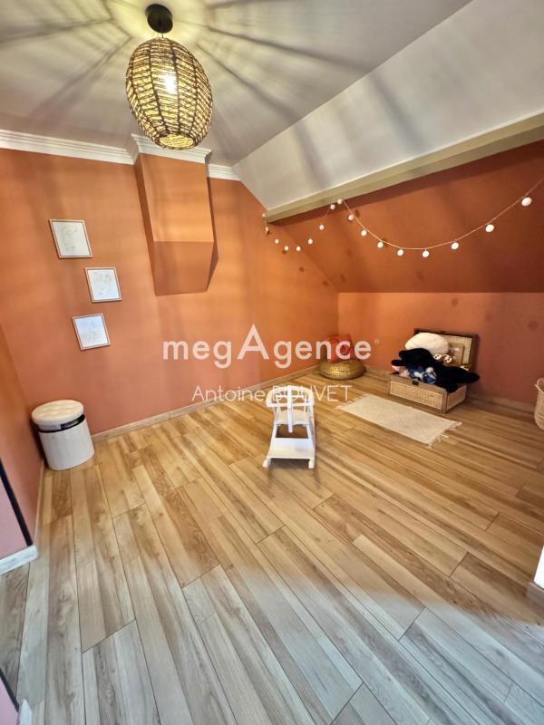 Maison - 177 m² - 6 pièces