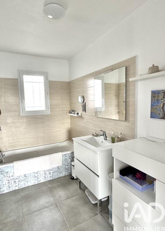 Maison - 90 m² - 3 pièces