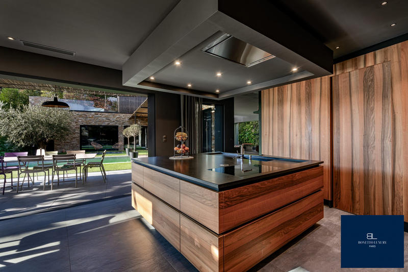 Maison contemporaine - 218 m² - 6 pièces