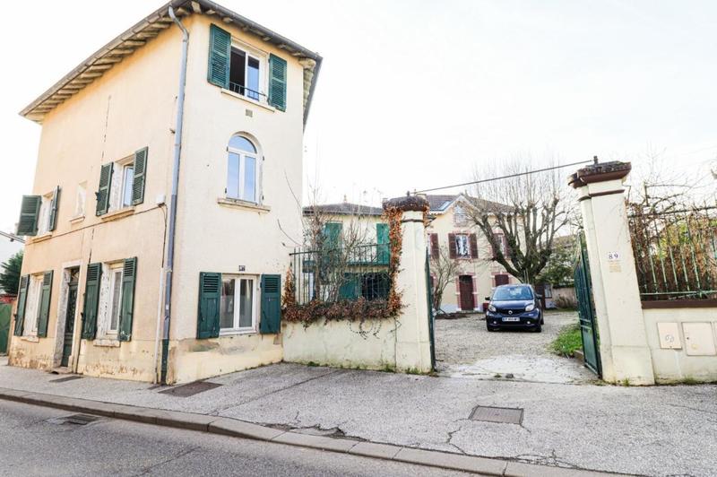 Propriété - 375 m² - 10 pièces