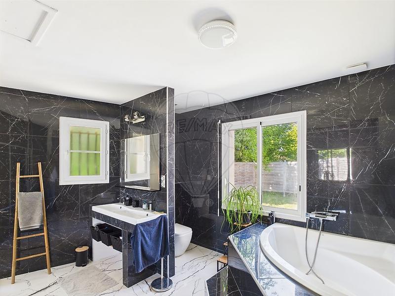 Maison - 172 m² - 5 pièces