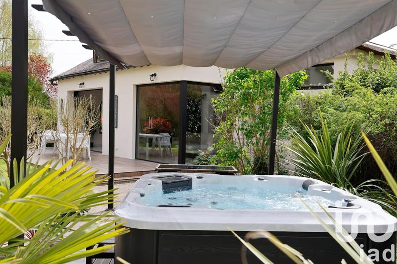 Maison - 204 m² - 7 pièces