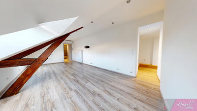 Loft - 124 m² - 5 pièces